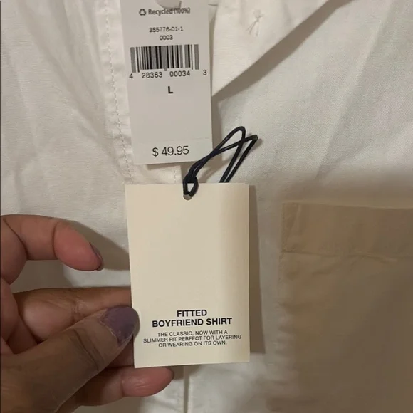 NWT GAP White Casual Button Down Shirt Classic Tailored Fit - Picture 3 of 4